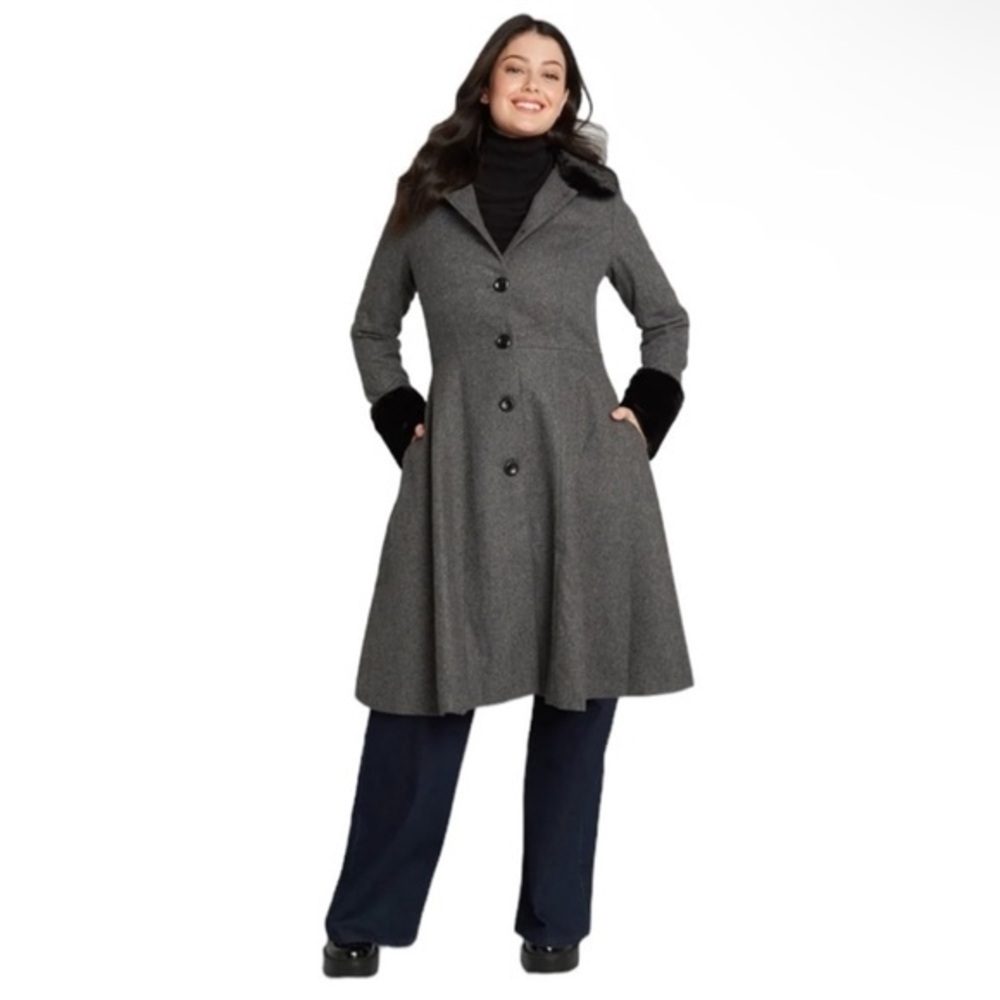 VOODOO VIXEN ModCloth Air of Sophistication Coat Size 8 Grey Black Faux Fur NWT - Picture 1 of 4